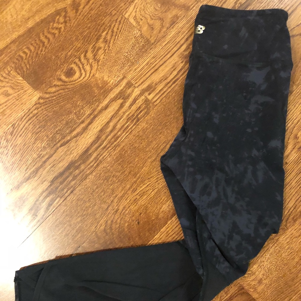 New Balance small black leggings